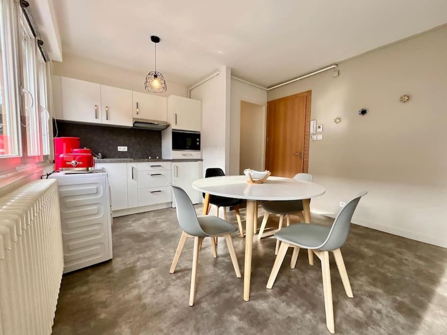 Les Violettes, Bel Appartement Au Centre-Ville 热拉梅 外观 照片
